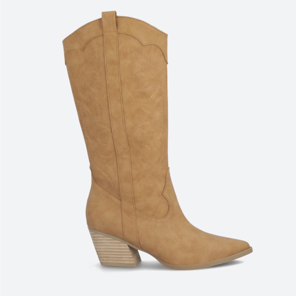 DV by Dolce Vita Kassy Boot - size 6